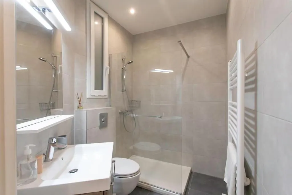 L55 2P Central Jean Medecin 10 Min A Pied Vieux Nice France