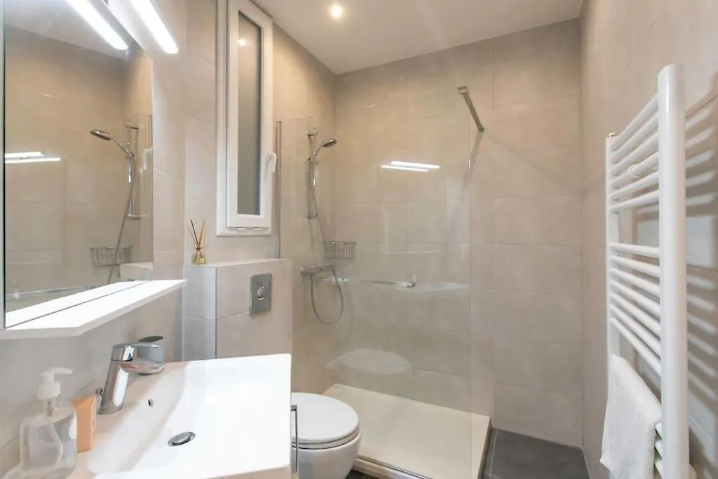 L55 2P Central Jean Medecin 10 Min A Pied Vieux Nice 0*,  France